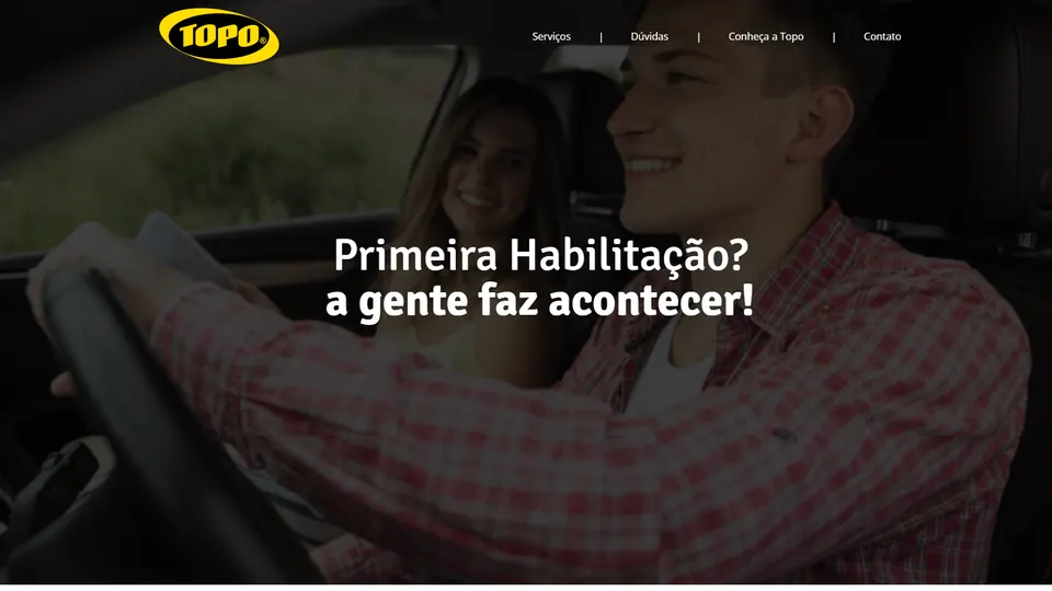 Página inicial do site da Autoescola Topo, com a chamada Primeira Habilitação sobre foto de aluno dirigindo